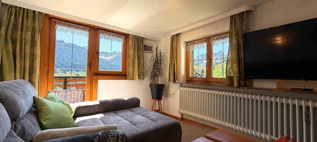 Apartment with two sleeping rooms and balcony in Hirschegg