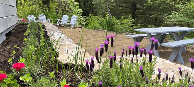 Aqua Gardens Villa Guest House. A gated, private estate. Seclusion and privacy. in McKenzie Bridge