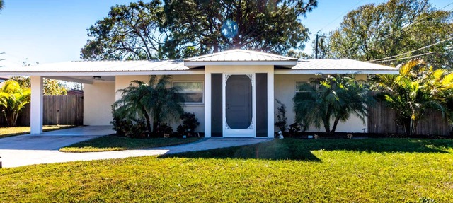 Arlington Park Amazing Location Pet Friendly 2 Master Suites Home in Sarasota