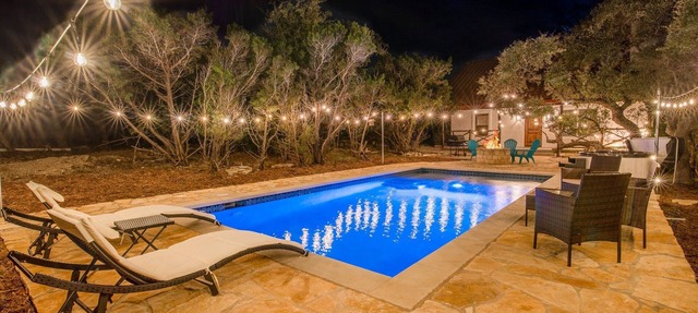 ATX Hideaway - Heated Pool/Jacuzzi/Firepit/Sleep 14 in Austin