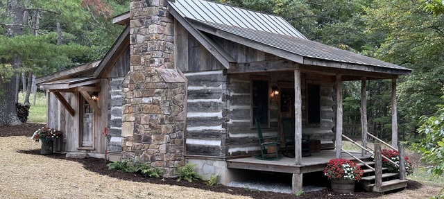 Authentic 1850's log cabin totally renovated in McDowell
