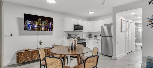 Bayview Regency Apartments By Lowkl in Fort Lauderdale