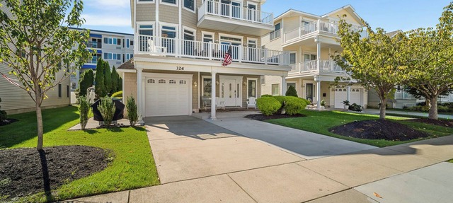 Beach Block, Open Floor plan for entertainment, elevator & ocean views in Brigantine