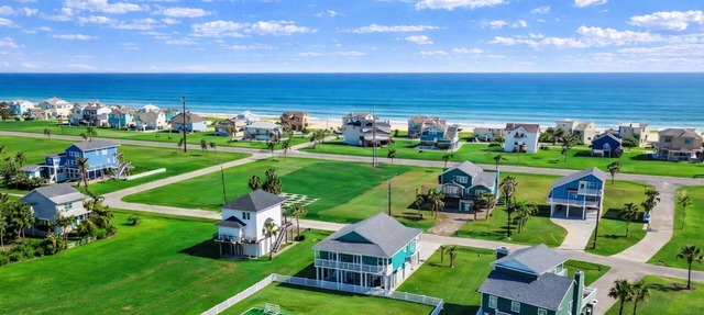 Beach View 4BR Retreat | Soccer Field | Putt-Putt | Pet Friendly in Galveston