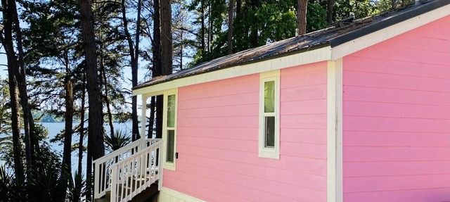 Beach-view Studio Cabin - Private Porch - #10 in Charlotte