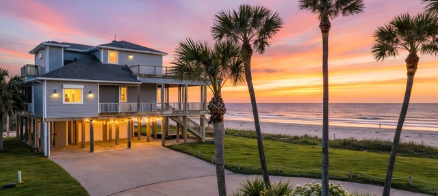 Beachfront 5BR | Hot Tub & Fire Pit | Game Room in Galveston