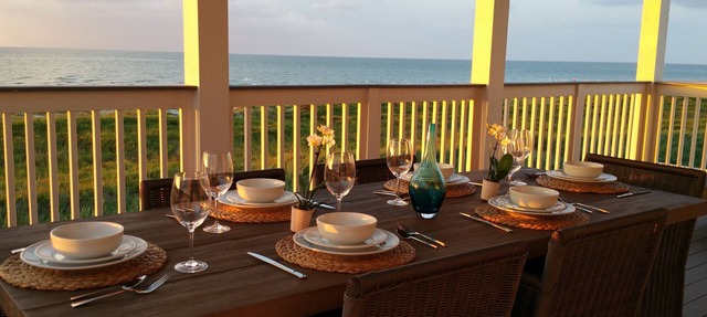 BEACHFRONT! ELEVATOR! HOT TUB! CUSTOM BUILT! GATED COMMUNITY! A BIT OF PARADISE in Galveston