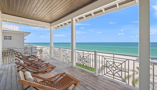 Beachfront Paradise - direct access to the Gulf in Bradenton Beach