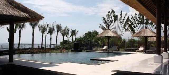Beachfront Spacious luxury villa in Seririt Lovina area in Seririt