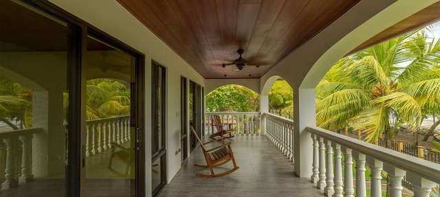 Beachfront villa in Esterillos Centro in Esterillos Centro