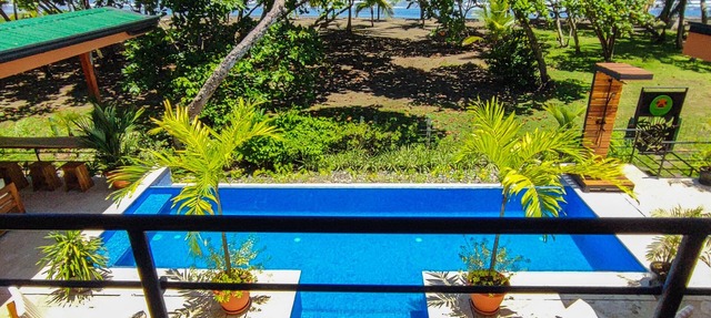 BEACHFRONTGEM-amazing September October discounts perfect for larger families in Savegre