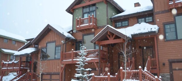 Bear Crossing 1390 | Pet Friendly For One Dog | Private Hot Tub in Winter Park