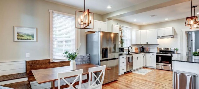 Beautiful Farmhouse close to Lanc Hershey Etown in Mount Joy