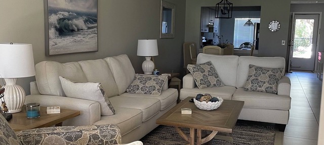 Beautiful Meadows Country Club 2 bed/2 bath 1st floor condo in Woodland Grove. in Sarasota
