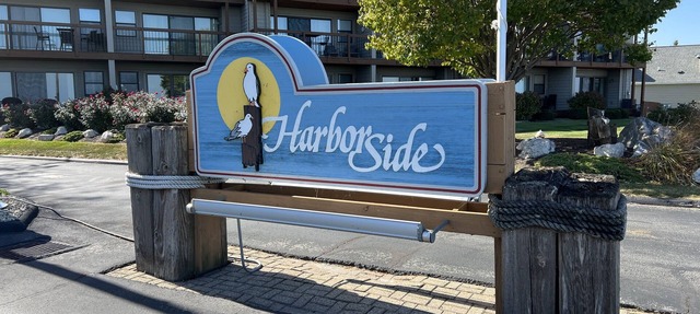 Beautiful Port Clinton Condo with Lake View! Short Walk to the Jet Express! in Port Clinton