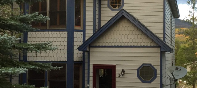 Beautiful Victorian Home, Recently Remodeled, 1/2 Block To Main Street in Frisco
