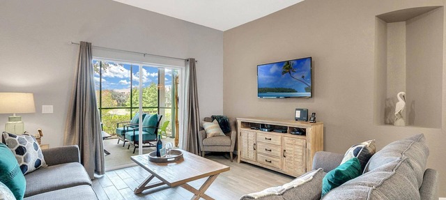 Beautifully updated large family condo with King suite - 15 minutes to Disney in Davenport
