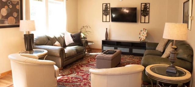 Biker Hiker friendly 3 bedroom by Strouds Run State Park in Athens