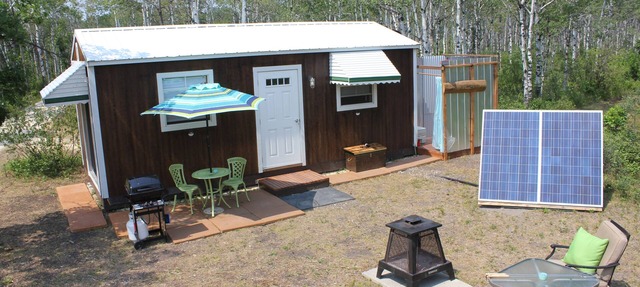 Blue Owl Tiny house in Gimli