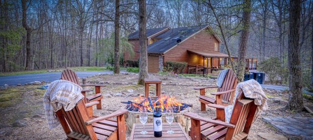 BlueRidge-IndrPol,Arcade,BBQ,Theter,HotTub&Firepit in Morganton