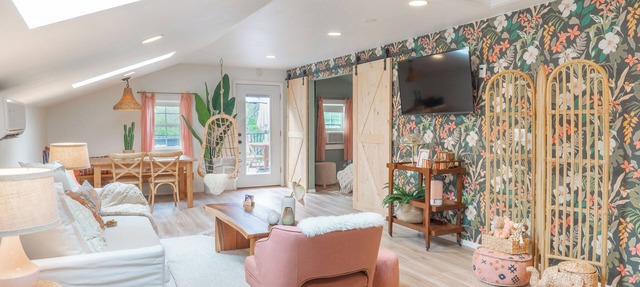 Boho Guest House w/Large Patio - Close to Apple, Domain, & Q2 Stadium in Austin