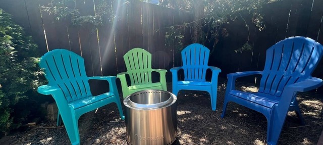 Book NOW for Summer Fun! - Perfect for family! - Fully Loaded! - Fire Pit! in Portland