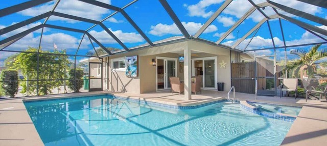 Boutique Bliss at Vanderbilt Beach,Outdoor Gazebo in Naples