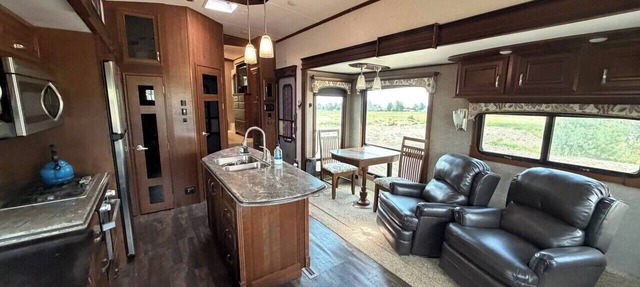 Bozeman Basecamp | Luxury RV 11 min from BZN in Belgrade