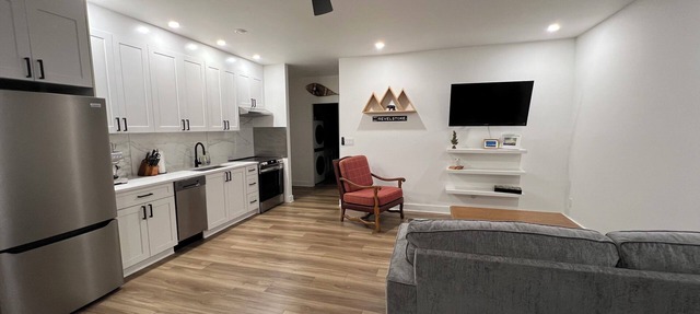 Brand New Modern Mountain Suite w/heated driveway and sidewalks in Revelstoke