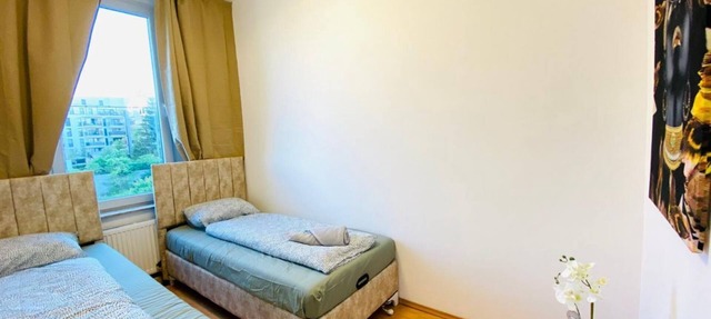 Bright 5BR Shared Apartment w Great Transport Link in Vienna