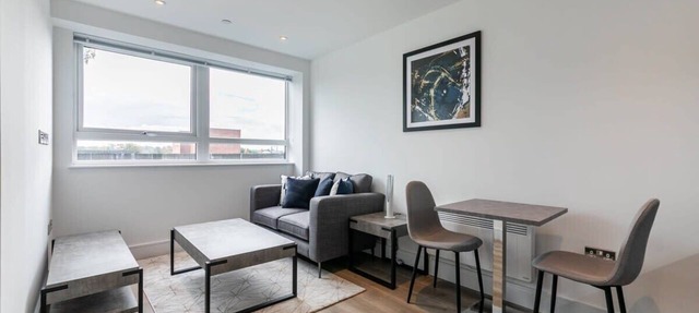 Bright & Modern Studio Apartment in East Grinstead in East Grinstead