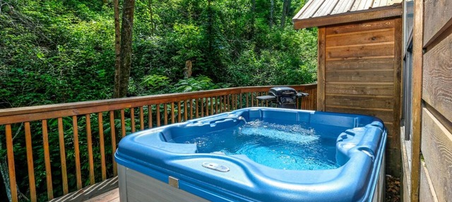 Brookside Hideaway 403 | Arcade Games, Wi-Fi, Fireplace, Grill, Pool Access & Keyless Entry in Gatlinburg