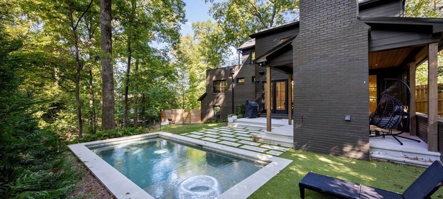 Buckhead Black House Spacious 5 Bedroom Mansion with Heated Pool - Lenox Atlanta in Atlanta