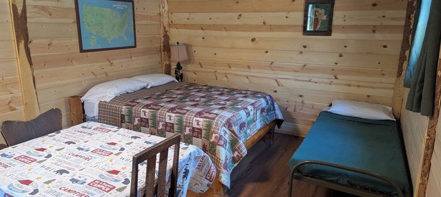 Cabin 4 at Sportsman’s Lodge, Rustic Cabin 4 at Sportsman's Lodge in Larimer County