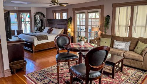 California Cottage: Downtown in Jacksonville