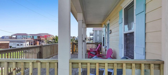 Casa Carmen - Beachside- 3 bedroom 2 bath home sleeps 9. in Crystal Beach