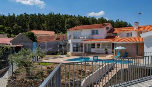 Casa do Largo in Arega