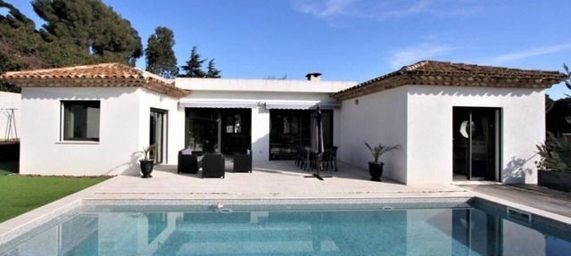 Cavalaire-Sur-Mer: Magnificent villa with swimming pool 800m from the beaches in Cavalaire-sur-Mer