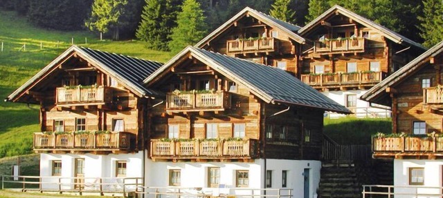 Chalet on Zettersfeld with Dolomites Views in Thurn/Lienz