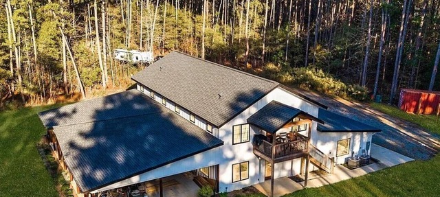 Charming 2-bedroom barn with WiFi, AC in awesome Midland in Midland