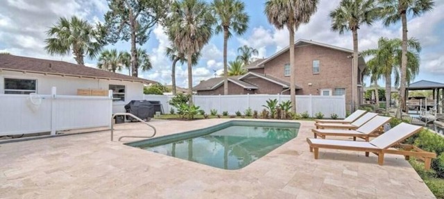 Charming 3-bedroom waterfront house with dock in Crystal River in Crystal River