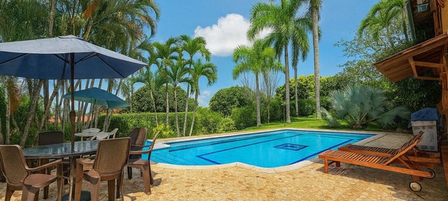 Charming 6-bedroom cabin with AC and WiFi in San Jerónimo in San Jerónimo