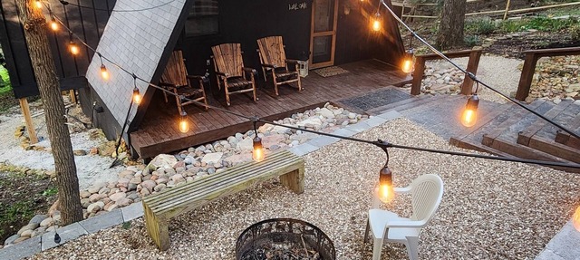 Charming A frame Chalet w/hot tub in Marble Falls in Harrison