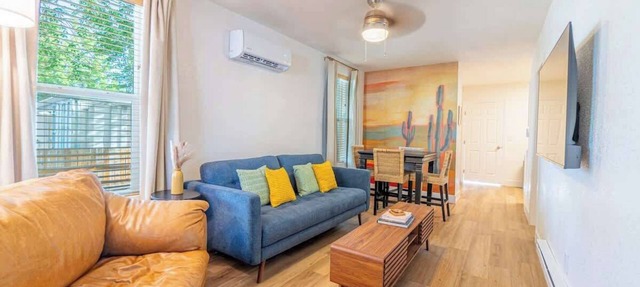 Charming Boho 2BR Midtown - Fenced Yard for Pets in Reno