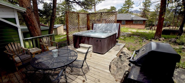 Charming cabin, next to National Park in Estes Park