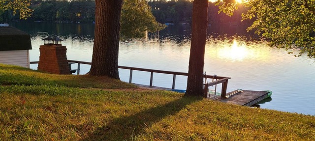 Charming Cozy Waterfront Cottage in Val Des Bois