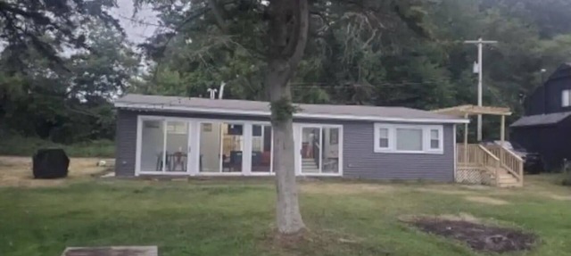 Charming Lakefront Retreat on Little Mill Lake in Battle Creek