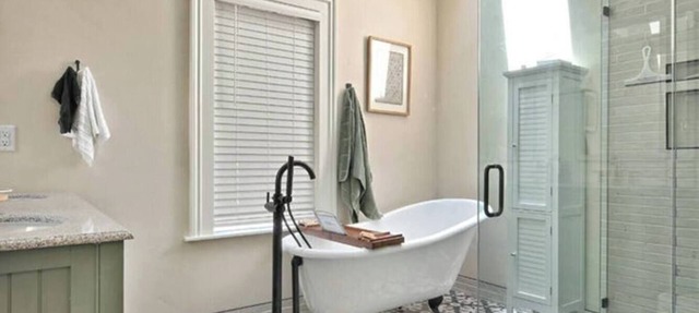 Charming Wine Country Carriage House – 2BR/2BA near Jacksonville Peaceful retreat in the heart of Southern Oregon wine country. Private, comfy, and perfect for couples or friends. Close to wineries, trails & historic Jacksonville. in Central Point