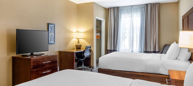 Comfort Inn & Suites at CrossPlex Village in Birmingham
