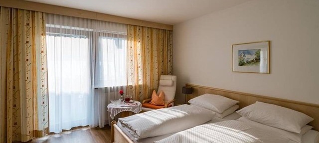 Comfortable double room with shower, WC and balcony - Weinschreiber, Apart & in Rauris